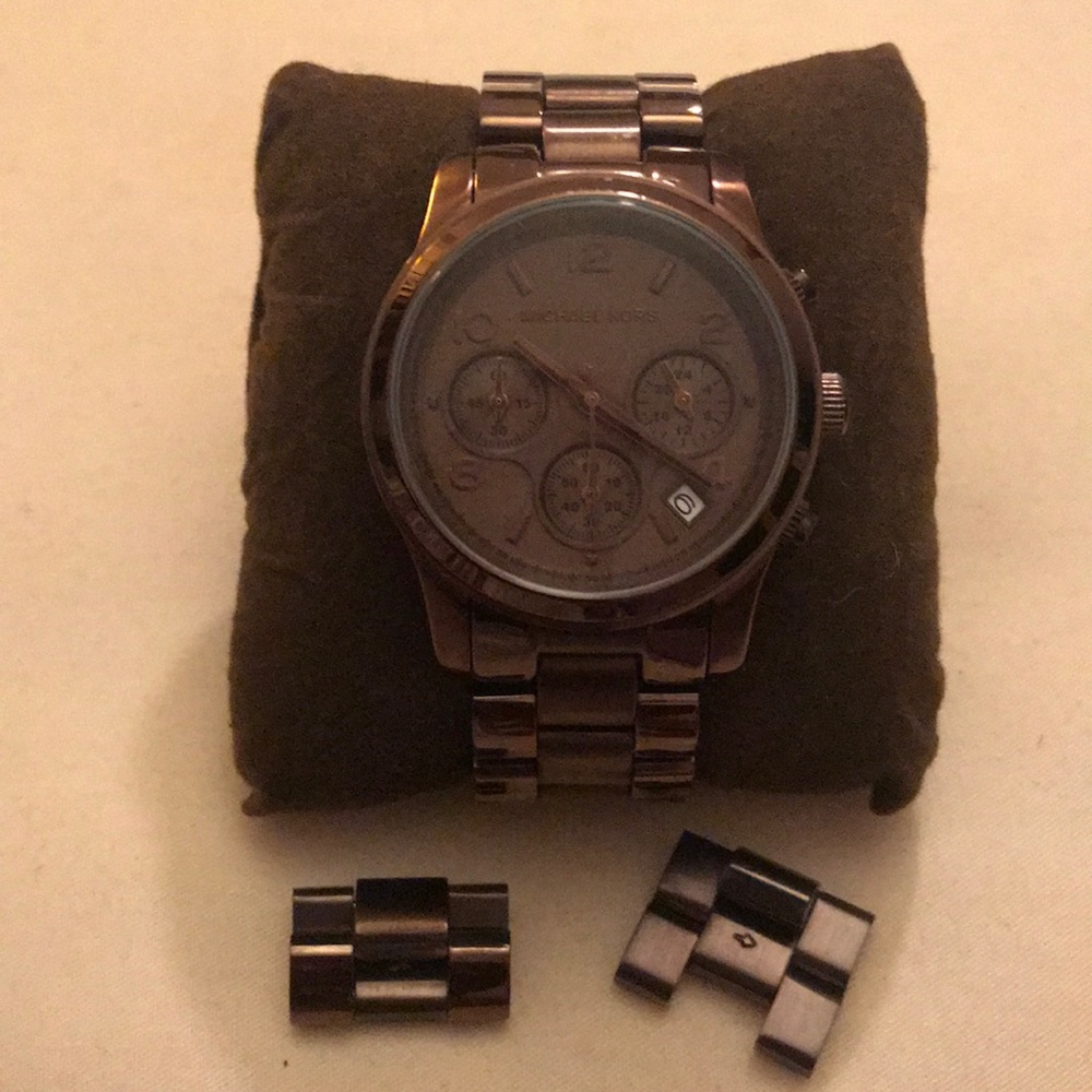 Watch - Picture 2 of 4